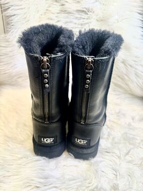 UGG Black Leather Shearling-Lined Back-Zip Winter Boots - Please read- size 7